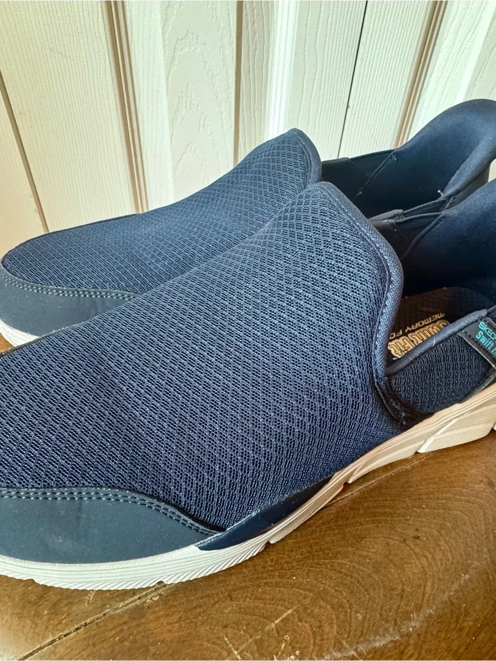 Skechers Men's Navy Slip-On Hands Free Swift Fit Sneakers